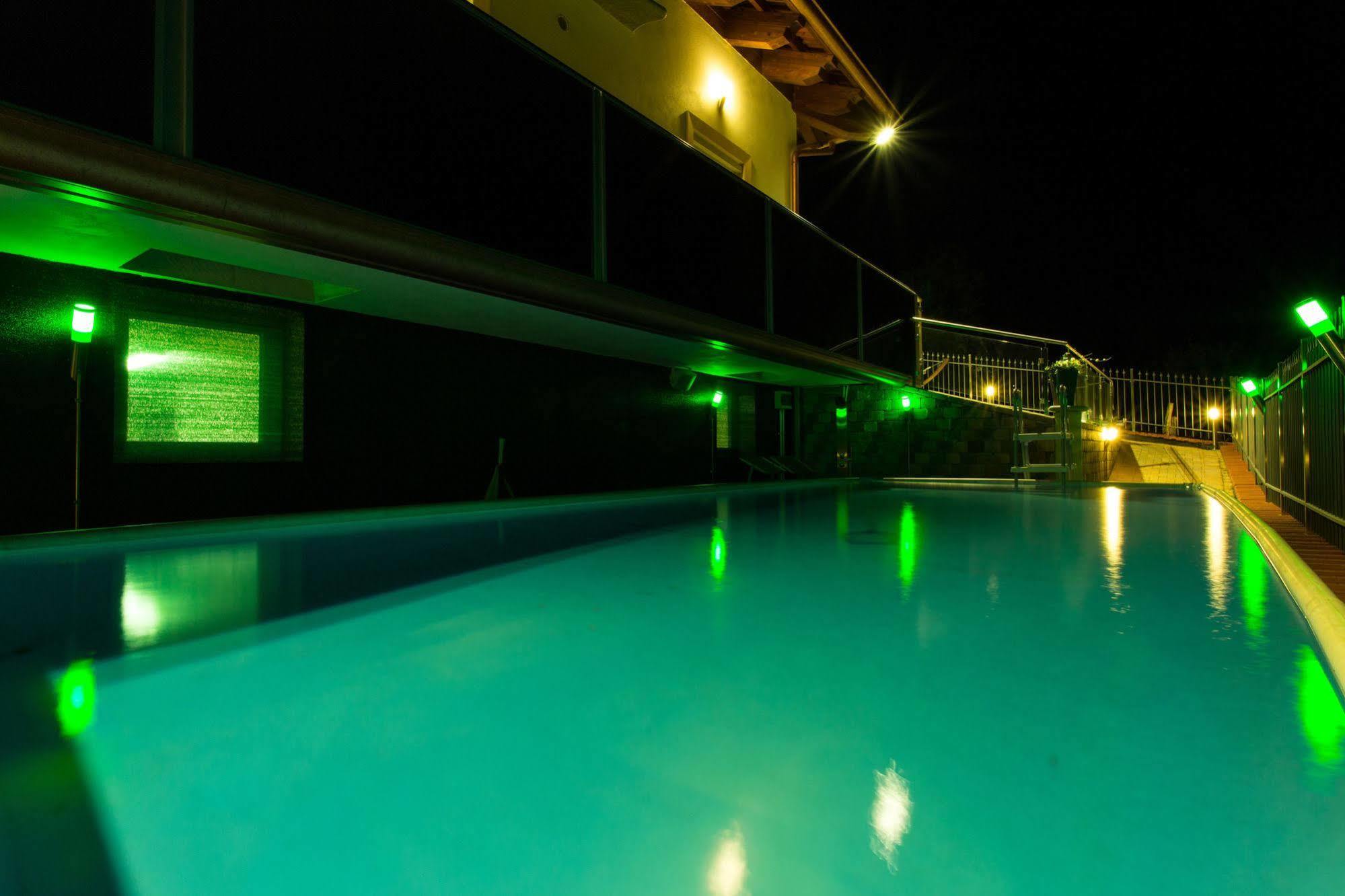 Wellness Suite Na' Canuna' Roddi Exteriér fotografie